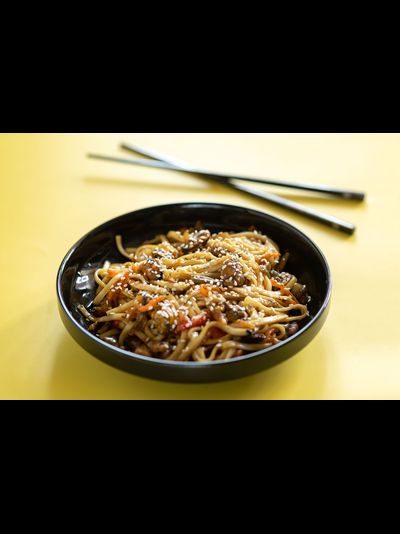 Пшеничная лапша Удон с овощами