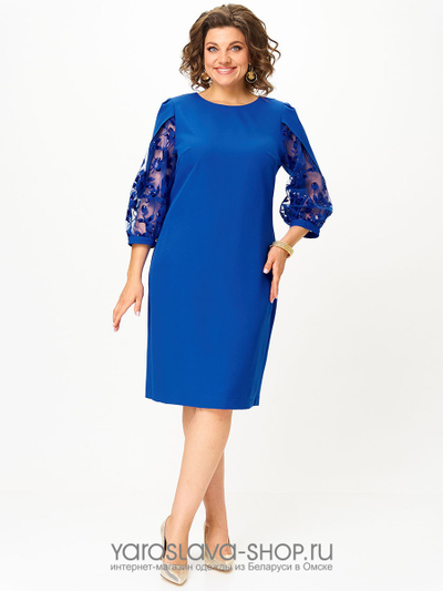 Эффектное платье-футляр синего цвета