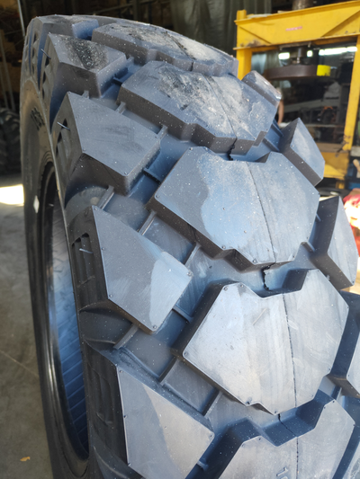 Шина Superguider QH608 16.9-28 16PR