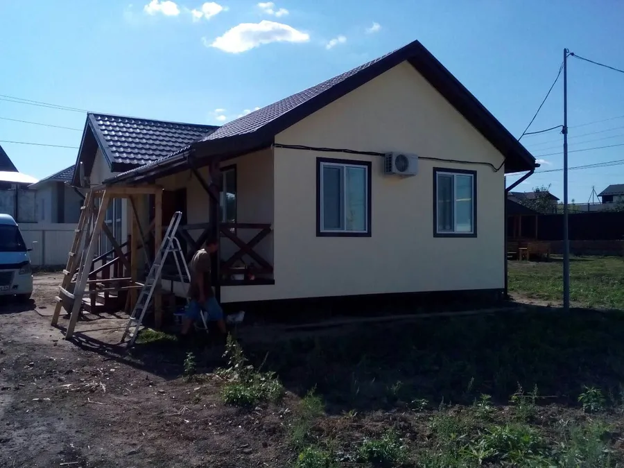 Полностью и готовый фасад