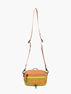 Elliker x Pyra Litton Crossbody Bag Sand вид спереди