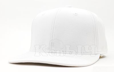 Кепка без рисунка красная