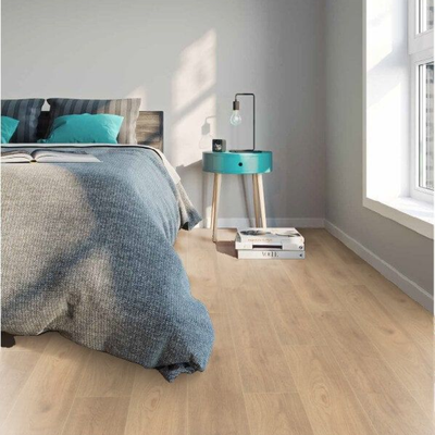 Ламинат Wineo Дуб Баланс Бежевый LA180MV4 в интерьере комнаты