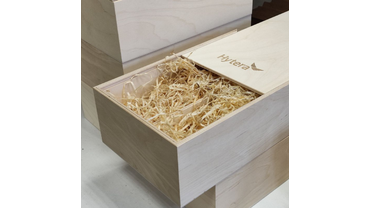 3032 Пенал фанерный для двух бутылок, с наполнителем.