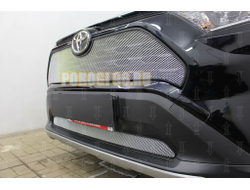 Защита радиатора для Toyota Rav4 2019- chrome верх с парктроником и камерой