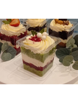 Трайфл «Фисташковый с малиной»