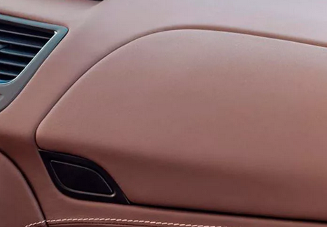 Перетяжка торпеды BMW кожей