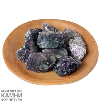 Флюорит преимущественно фиолетовый, коллекционные  камни, цена за штуку