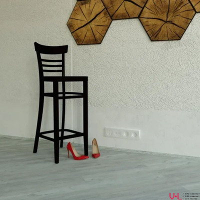 Кварцвиниловая плитка Fine Floor Дуб Ахимса FF-1264 в интерьере комнаты