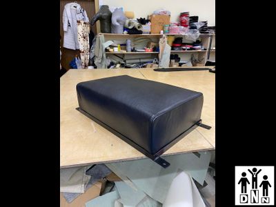 Подушка настенная 50х75х20 натуральная кожа до 2 мм  DNN