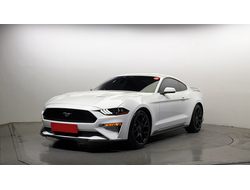 Автомобиль Ford Mustang 2.3 AT EcoBoost Premium 2018 год