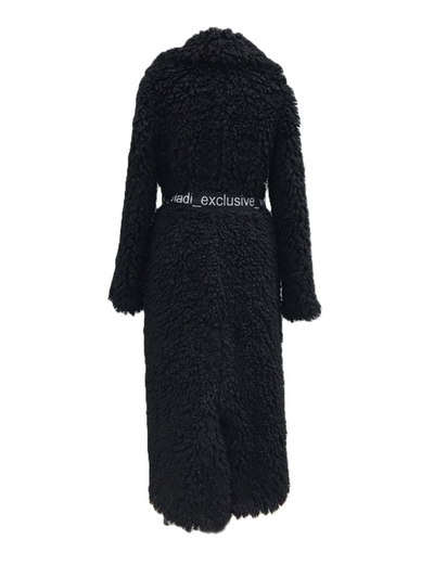 Шуба из экомеха с кудрявым ворсом черная модель 109