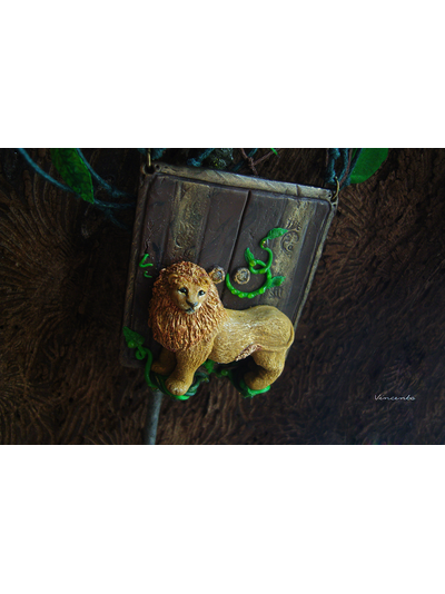 Колье "Аслан. Хроники Нарнии" (пышное колье с подвеской ручной работы)