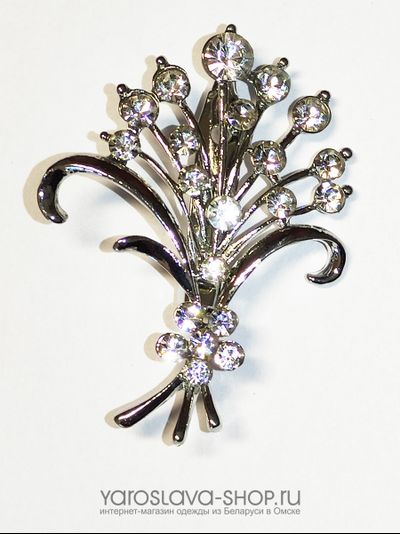 v-204 . Брошь кролик с прозрачной каплей в серебре.