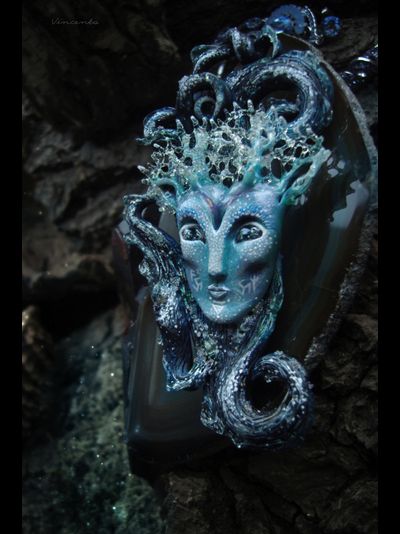 "Луми - Сердце Льдов", коллекционная брошь в стиле фентези