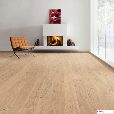 Декор паркетной доски Haro Дуб Белый Маркант Браш 4V 1-пол, масло 527326 в интерьере гостиной