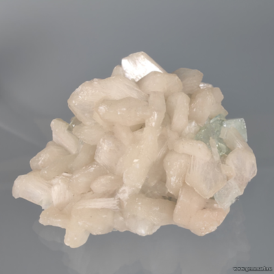 Гейландит, апофиллит. Индия. 70*53*40мм