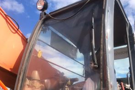 Монтаж стекол на экскаватор Hitachi ZX 330