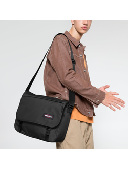 Сумка Eastpak Delegate + Black на парне