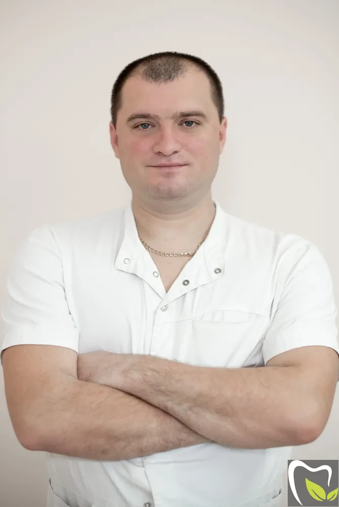 Врач-стоматолог хирург,врач-стоматолог терапевт Васичкин Николай Александрович