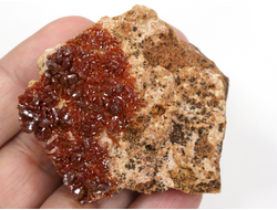 Ванадинит, кристаллы на породе, Марокко (55*50*20 мм, 46 г) №35882