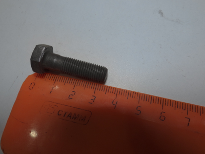 болт М 8 (для мотоциклов Ява) Li