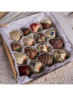 Коробка с клубникой в натуральном шоколаде