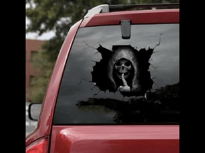 3D наклейка на автомобиль в виде страшного черепа
