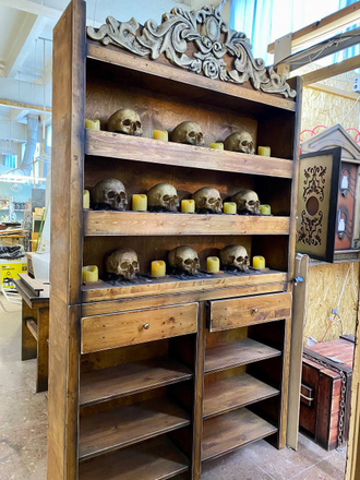 Wardrobe with skulls