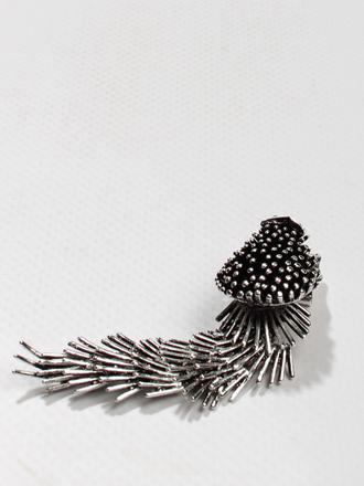 Брошь "Панголин" белый металл