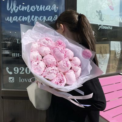 БУКЕТ ИЗ 15 ПИОНОВ