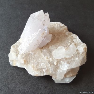 Кристаллы Аметистового Кварца на породе