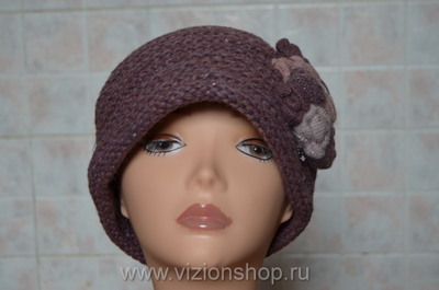 шляпа брусничного цвета