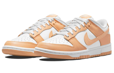 Заказать женские Кроссовки Nike Dunk Harvest Moon бело-бежевый DD1503-114