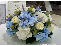 Композиция из искусственных цветов белая и голубая гортензия № М034 - Размер 30х20 см