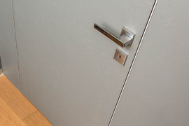 Монтаж скрытой двери