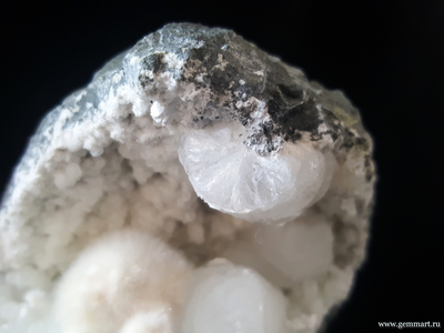 Друза окенит,  Пренит в застывшей базальтовой лаве. 103*85*76мм (модификация 1)