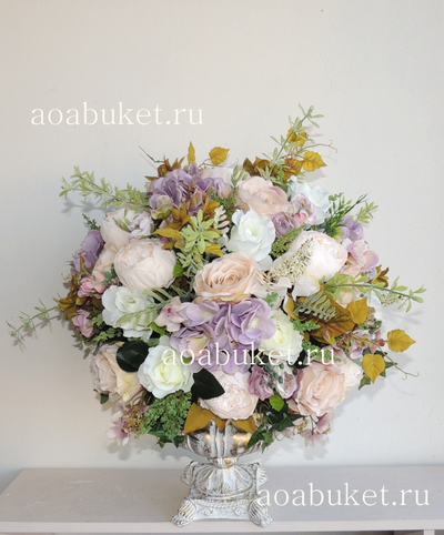 Композиция из искусственных цветов Каприз в кубке № КВВ012/Роскошный букет для женщины и мужчины