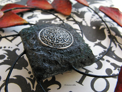 Ветроворот Вечности. Эффектная крупная брошь в стиле сериала "Рейвенсвуд"