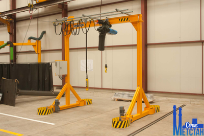 Портальный кран моторизованный фото