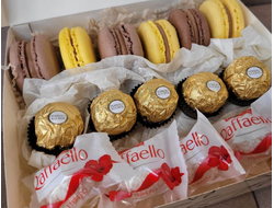 Набор пирожных макаронс с конфетами