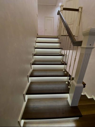 Обшивка бетонного основания лиственницей (Экстра) в комбинации