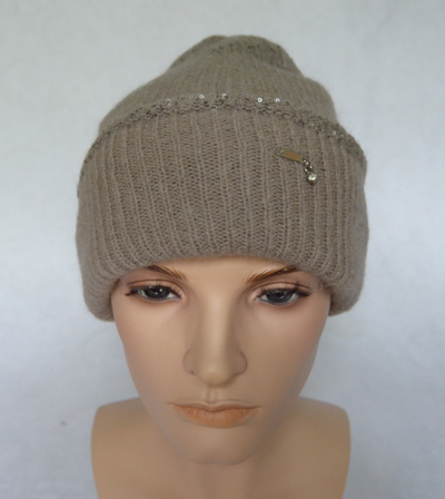 Итальянская вязаная шапка зима 2021 - 2022 с пайетками фото