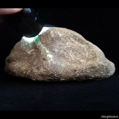 Берилл, кристалл с тектоническим сдвигом. Россия. 140*65*65мм