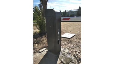 Установка автоматического шлагбаума, стрела 6 метров. 