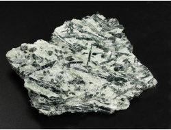 Актинолит в белом тальке, необработанный, дикий образец, Россия, Северный Кавказ, КЧР (71*52*15 мм, 56 г) №37769