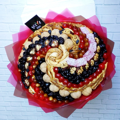 Букет "Чито-Гврито" из сухофруктов и орехов Ботвабукет