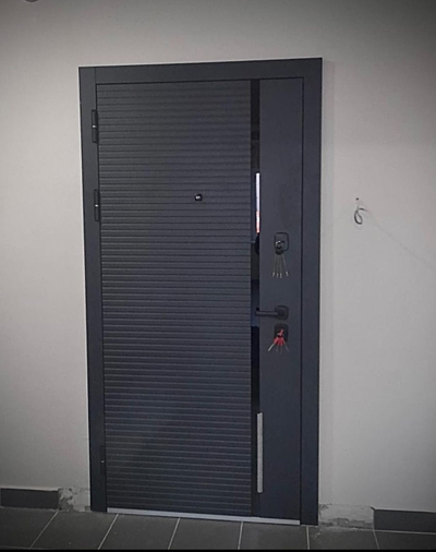 I-DOORS (РОССИЯ).  СТАЛЬ 1,5 мм/ ТРЕХКОНТУРНАЯ/ 2МДФ/ ГОРИЗОНТАЛЬ НЕО/ ГРАФИТ-ЭМАЛИТ БЕЛЫЙ/ ПОВЫШЕННАЯ ВЗЛОМОСТОЙКОСТЬ