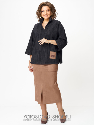 Женский 2-х предметный костюм, состоящий из трикотажной туники и юбки из замши