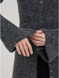 Длинный кардиган вязанный на пуговицах